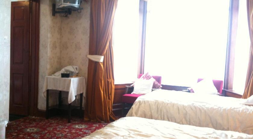 Almond House B&B Edinburgh Room photo