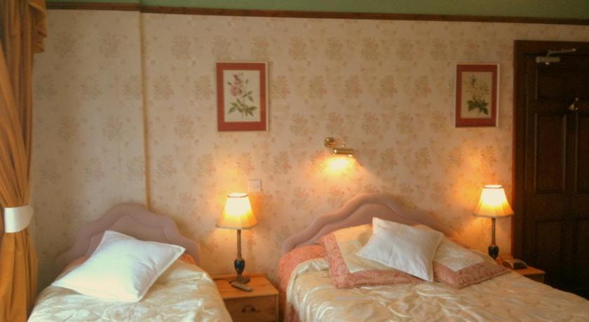Almond House B&B Edinburgh Room photo
